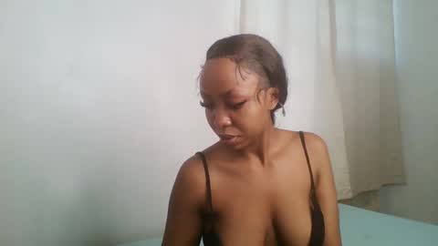 naughtybunny7 online show from May 14, 8:01 am