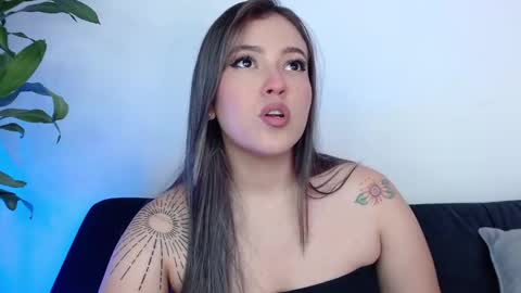 Snapshot of naughtycurvybbx chatting on February 20, 6:39 am LANAindependent model online show from February 20, 6:39 am