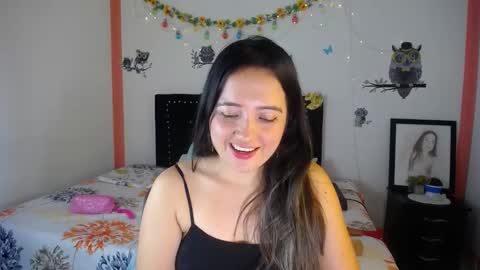 Snapshot of naughtygirl_mmm chatting on January 9, 7:08 pm Valeria online show from January 9, 7:08 pm