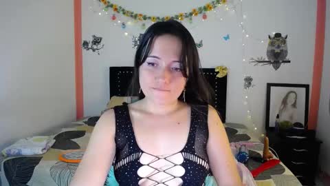 Snapshot of naughtygirl_mmm chatting on March 4, 7:43 pm Valeria online show from March 4, 7:43 pm