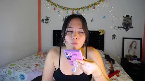 Snapshot of naughtygirl_mmm chatting on February 21, 8:49 pm Valeria online show from February 21, 8:49 pm