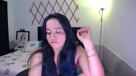 Snapshot of naughtygirl_mmm chatting on September 17, 9:40 pm Valeria online show from September 17, 9:40 pm