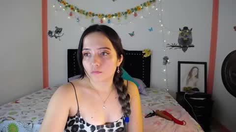 Snapshot of naughtygirl_mmm chatting on February 17, 6:39 pm Valeria online show from February 17, 6:39 pm