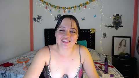 Snapshot of naughtygirl_mmm chatting on March 11, 10:53 pm Valeria online show from March 11, 10:53 pm