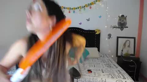 Snapshot of naughtygirl_mmm chatting on March 9, 4:11 pm Valeria online show from March 9, 4:11 pm