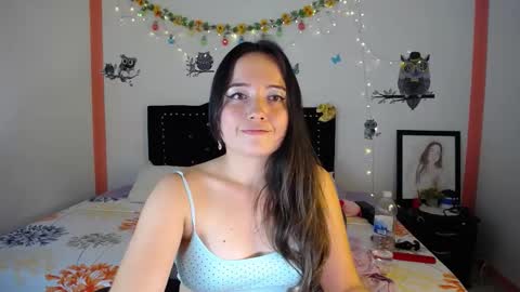 Snapshot of naughtygirl_mmm chatting on February 5, 9:40 pm Valeria online show from February 5, 9:40 pm