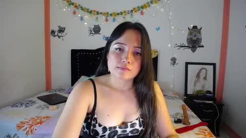 Snapshot of naughtygirl_mmm chatting on February 7, 6:13 pm Valeria online show from February 7, 6:13 pm