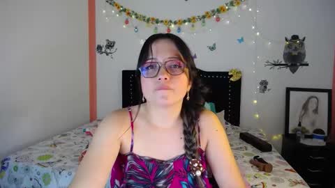 Snapshot of naughtygirl_mmm chatting on February 27, 8:20 pm Valeria online show from February 27, 8:20 pm