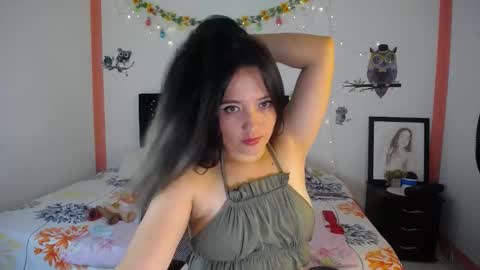 Snapshot of naughtygirl_mmm chatting on January 10, 5:02 pm Valeria online show from January 10, 5:02 pm