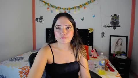 Snapshot of naughtygirl_mmm chatting on February 6, 7:07 pm Valeria online show from February 6, 7:07 pm
