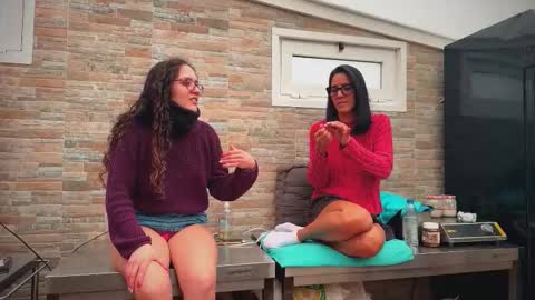 ANDREA STEPH  MIKE online show from December 21, 11:38 am