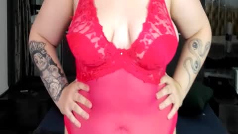 naughtymia1 online show from May 26, 9:21 pm
