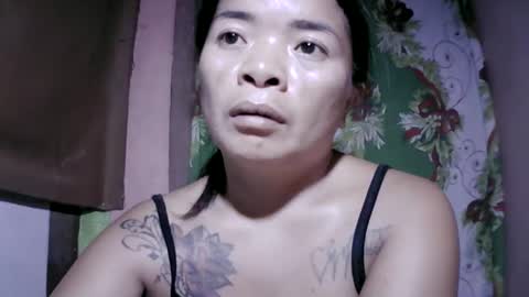 naughtymom_33 online show from May 15, 9:33 pm