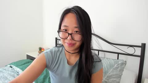 Snapshot of naughtynerdygirl chatting on February 3, 12:36 pm Gigi Chu online show from February 3, 12:36 pm