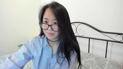 Snapshot of naughtynerdygirl chatting on January 22, 4:33 pm Gigi Chu online show from January 22, 4:33 pm