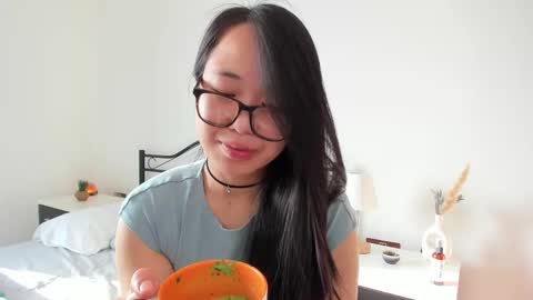Snapshot of naughtynerdygirl chatting on March 6, 8:41 am Gigi Chu online show from March 6, 8:41 am