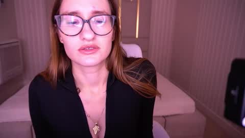 Ur Nurse online show from November 25, 9:19 am