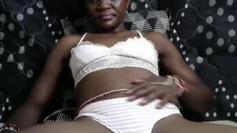 naughtysandra12 online show from December 4, 4:17 pm