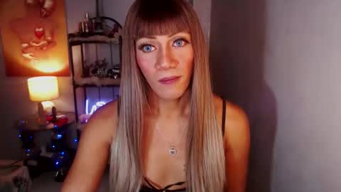 Janna Mae online show from September 26, 3:20 pm