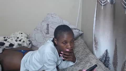 nawtylarissa_ online show from October 18, 8:13 pm