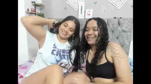 Snapshot of nay_and_aleja chatting on December 3, 4:10 am nay_and_aleja online show from December 3, 4:10 am