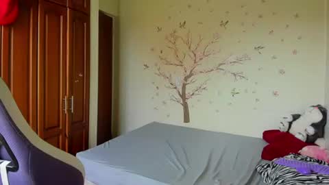 nayara_hinny online show from June 13, 9:03 pm