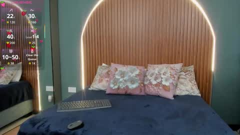 Naye  online show from November 13, 4:37 am