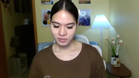 Nayika Huge online show from December 2, 7:41 am