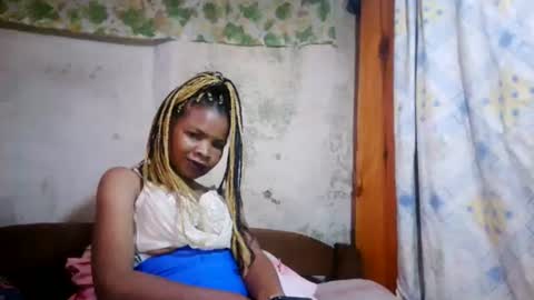 Nayla online show from June 27, 12:22 pm