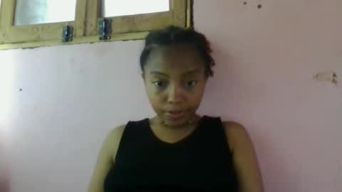 nayrah12 online show from December 1, 1:20 pm