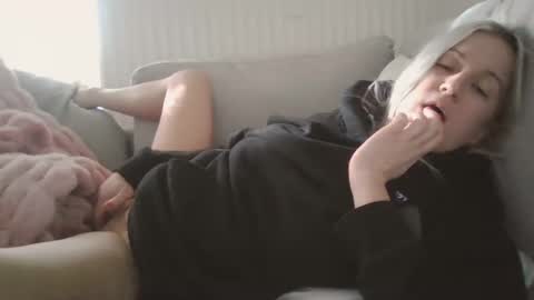 wetnikki6590 online show from January 29, 9:39 pm