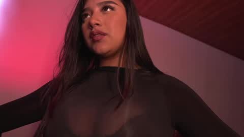 Nefertari online show from May 11, 9:01 pm