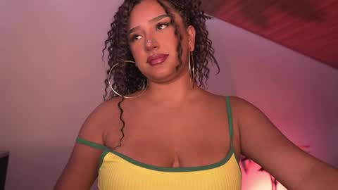 Nefertari online show from May 25, 2:23 pm
