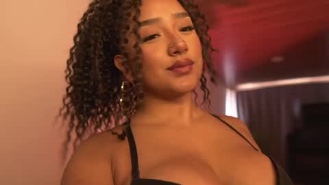 Nefertari online show from May 24, 2:12 pm