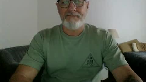 neckdown12 online show from March 27, 9:27 pm