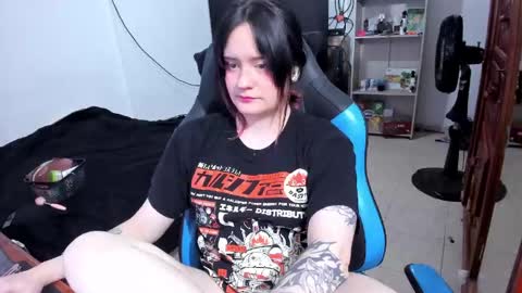 Geek Nicole    im Neeko UwU online show from March 2, 7:15 am