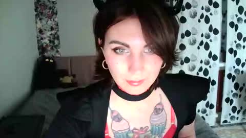 nefertiti_queen online show from September 17, 7:50 pm