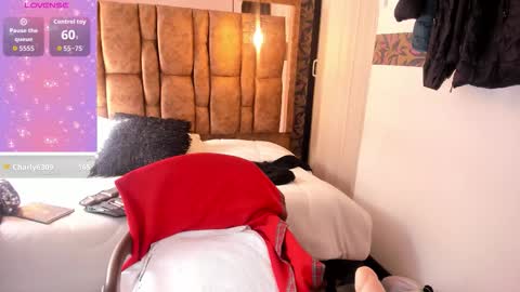 Snapshot of neiry_parker_ chatting on September 10, 1:34 pm N E I R Y online show from September 10, 1:34 pm