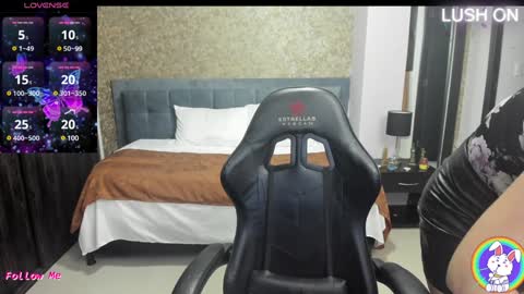 neith_xue online show from January 17, 11:27 am