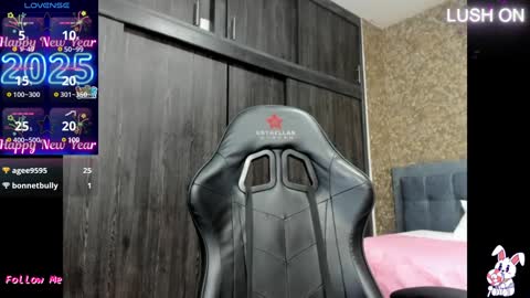 neith_xue online show from January 3, 2:40 pm