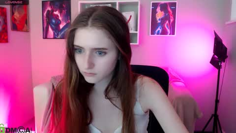 Snapshot of nekky_mouse chatting on September 9, 7:47 pm Meow online show from September 9, 7:47 pm