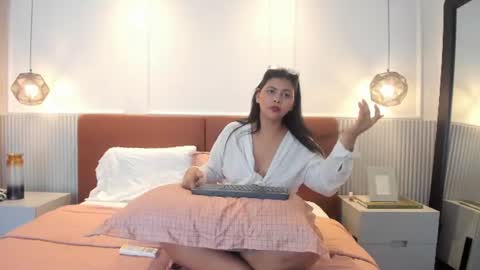Nela  online show from August 6, 8:51 pm