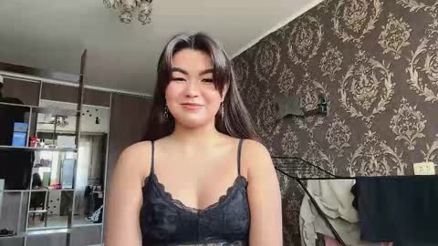 Ava online show from March 15, 8:40 am