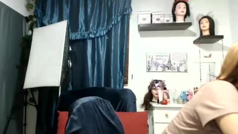Snapshot of nena_lov chatting on March 4, 1:45 am Star online show from March 4, 1:45 am