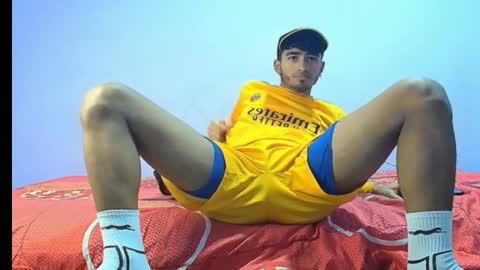 neo_latin online show from November 24, 6:23 am