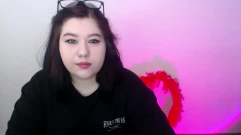 nereia online show from March 4, 8:33 am