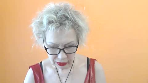 NessyJenixs online show from May 26, 7:58 am