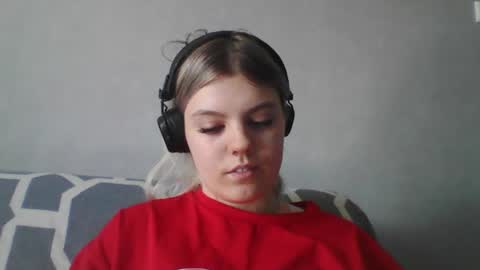 never_enoughh online show from July 18, 9:11 am