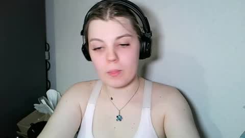 never_enoughh online show from June 18, 6:24 pm