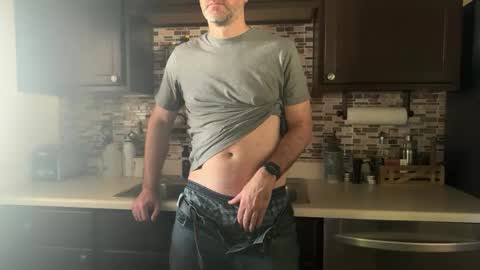 Snapshot of newguy_097 chatting on September 20, 12:02 am newguy_097 online show from September 20, 12:02 am